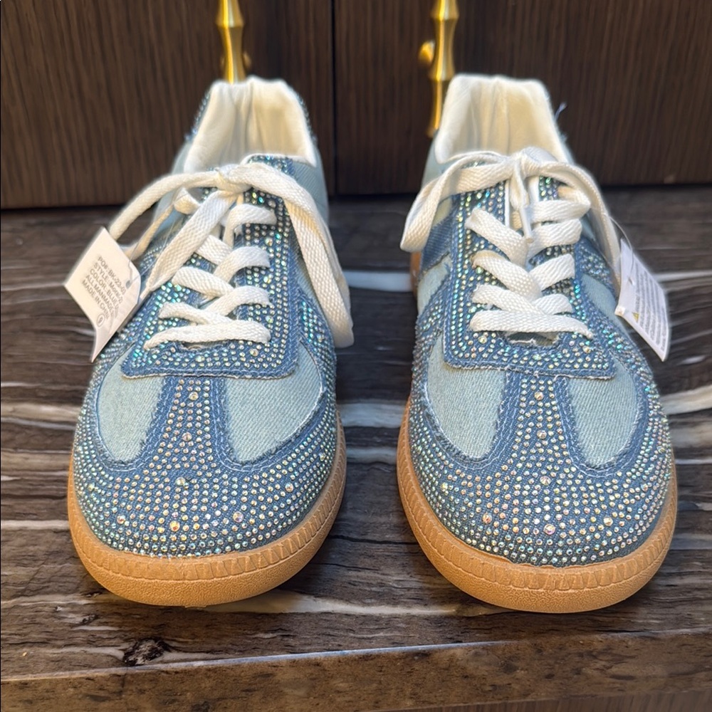 Stylish Blue Athletic Shoes with Rhinestone Accents - Picture 3 of 17